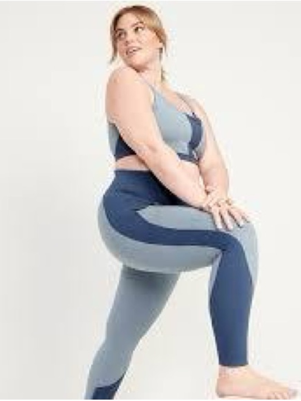 NWT Old Navy Extra High-Rise Two-Tone Sports Bra + Leggings - M